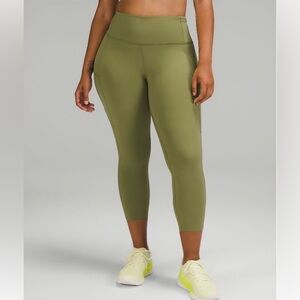 LULULEMON fast and free w/ pockets excellent condition size 2 celadon green, 23”